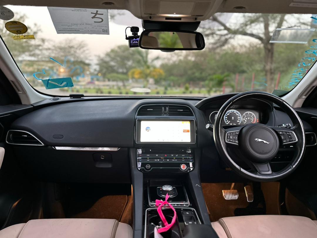 LAND ROVER JAGUAR F-PACE thumbnail 4